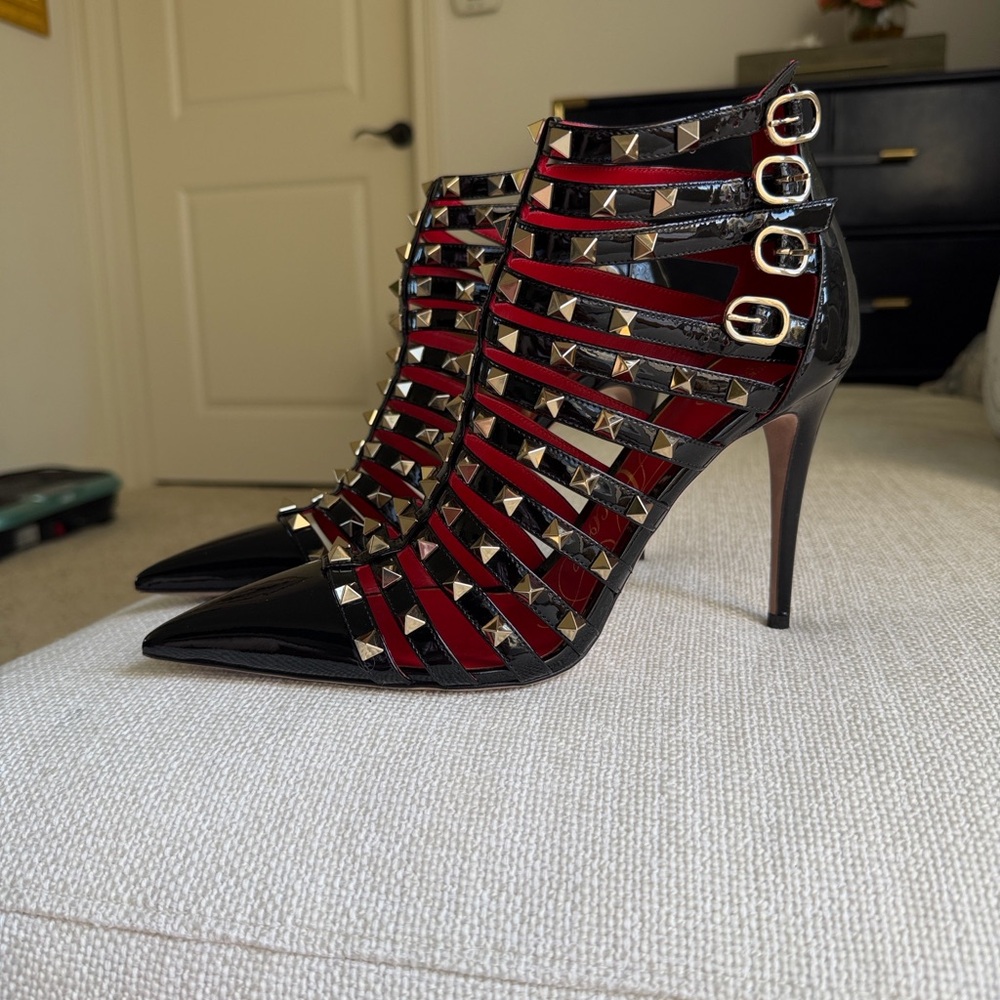 Valentino Garavani Black Patent and Red Studded Cage Stilettos - Picture 7 of 8